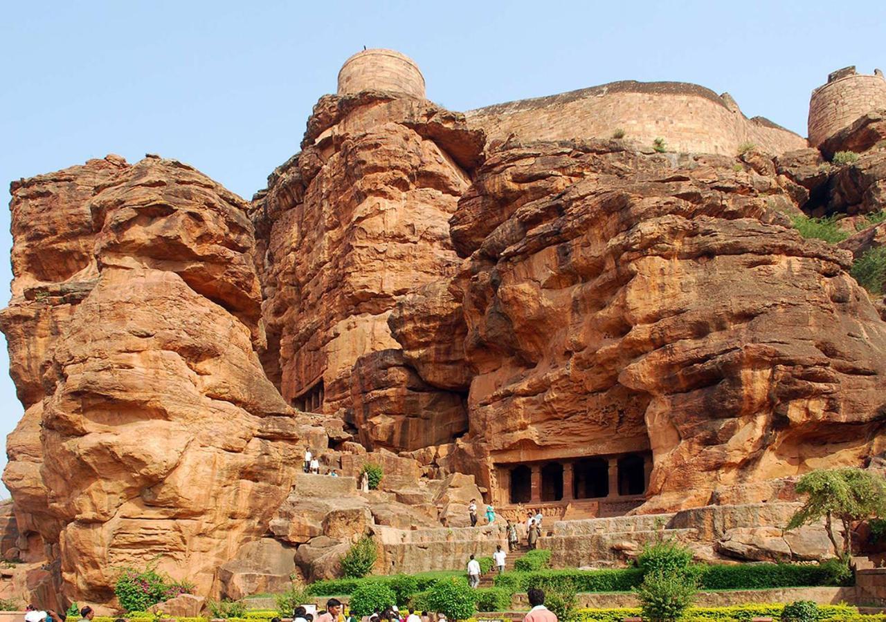 Agastya Villa By Veo - Part Of Stayvista Badami Dış mekan fotoğraf