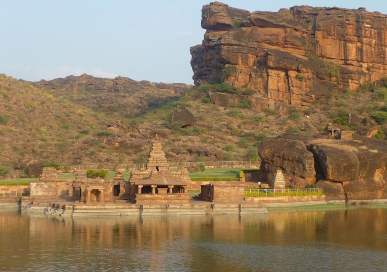 Agastya Villa By Veo - Part Of Stayvista Badami Dış mekan fotoğraf